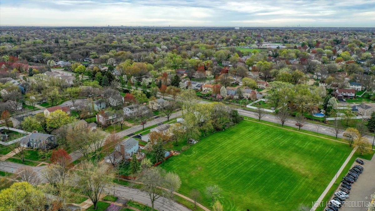 554 Carriage Hill Road, Naperville, IL 60565