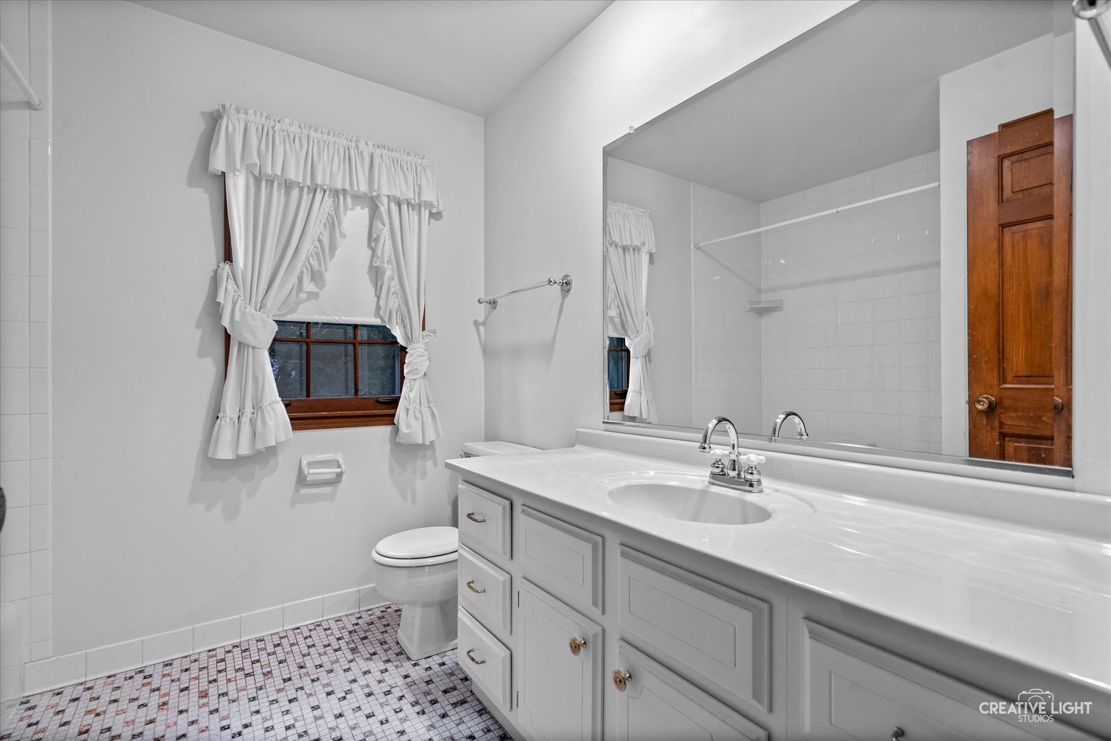 519 Hamilton Drive, Wheaton, IL 60189