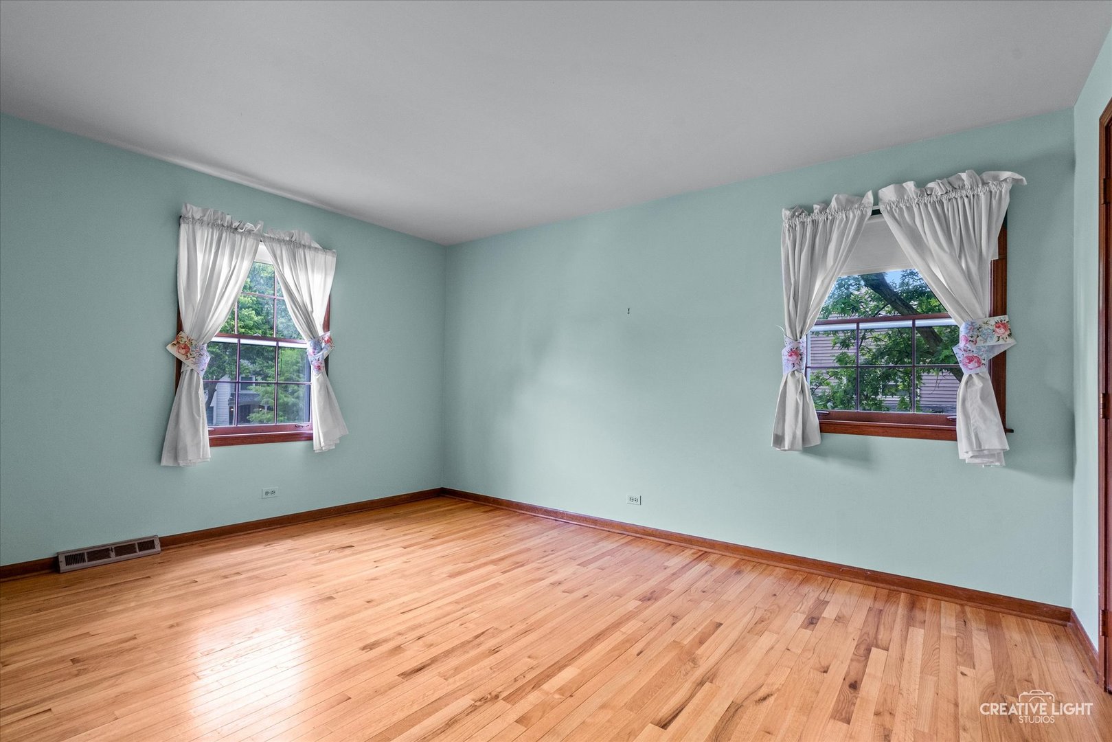 519 Hamilton Drive, Wheaton, IL 60189