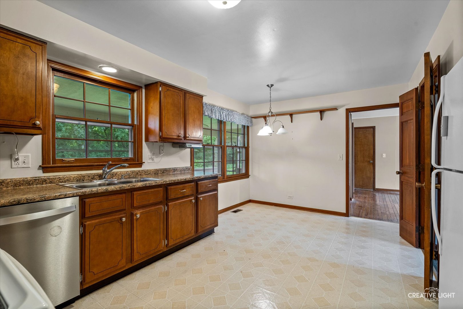 519 Hamilton Drive, Wheaton, IL 60189