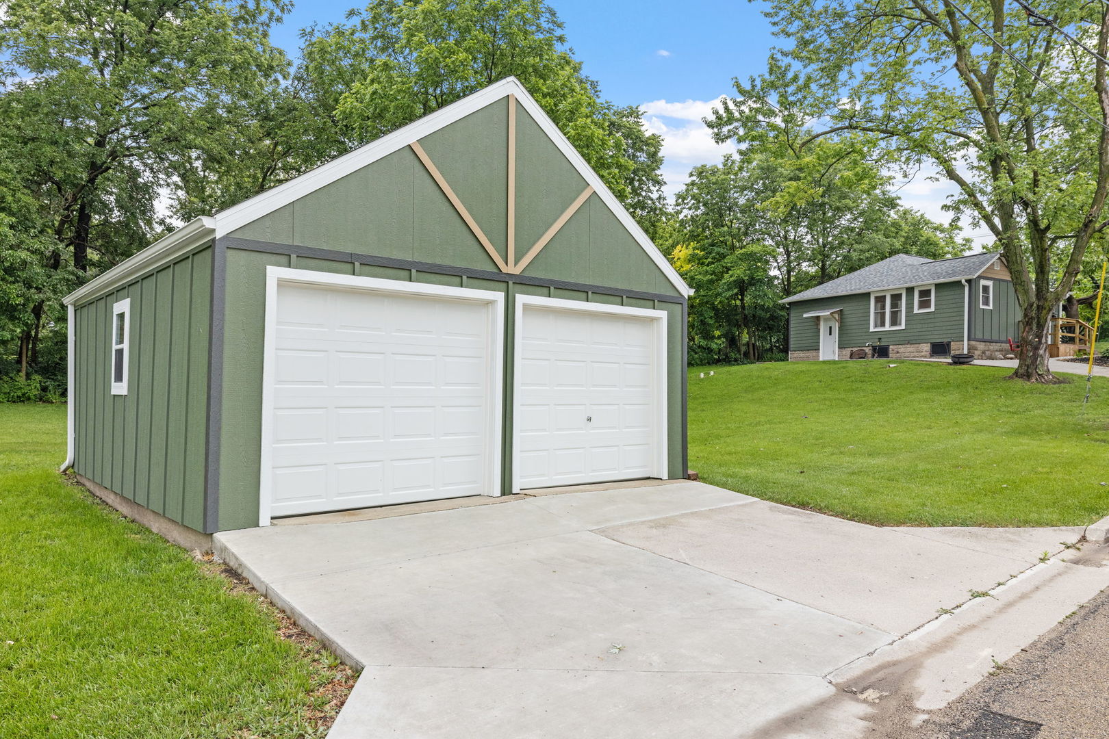 816 S Jefferson Avenue, Dixon, IL 61021