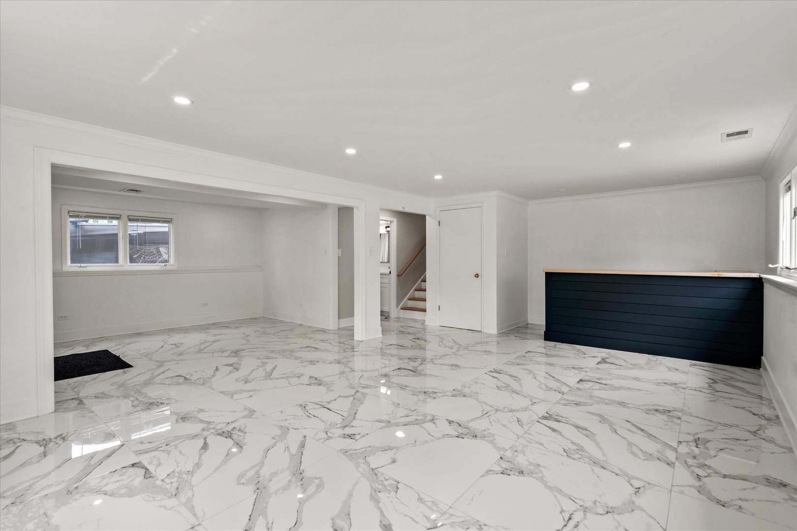 5809 W 90TH Place, Oak Lawn, IL 60453