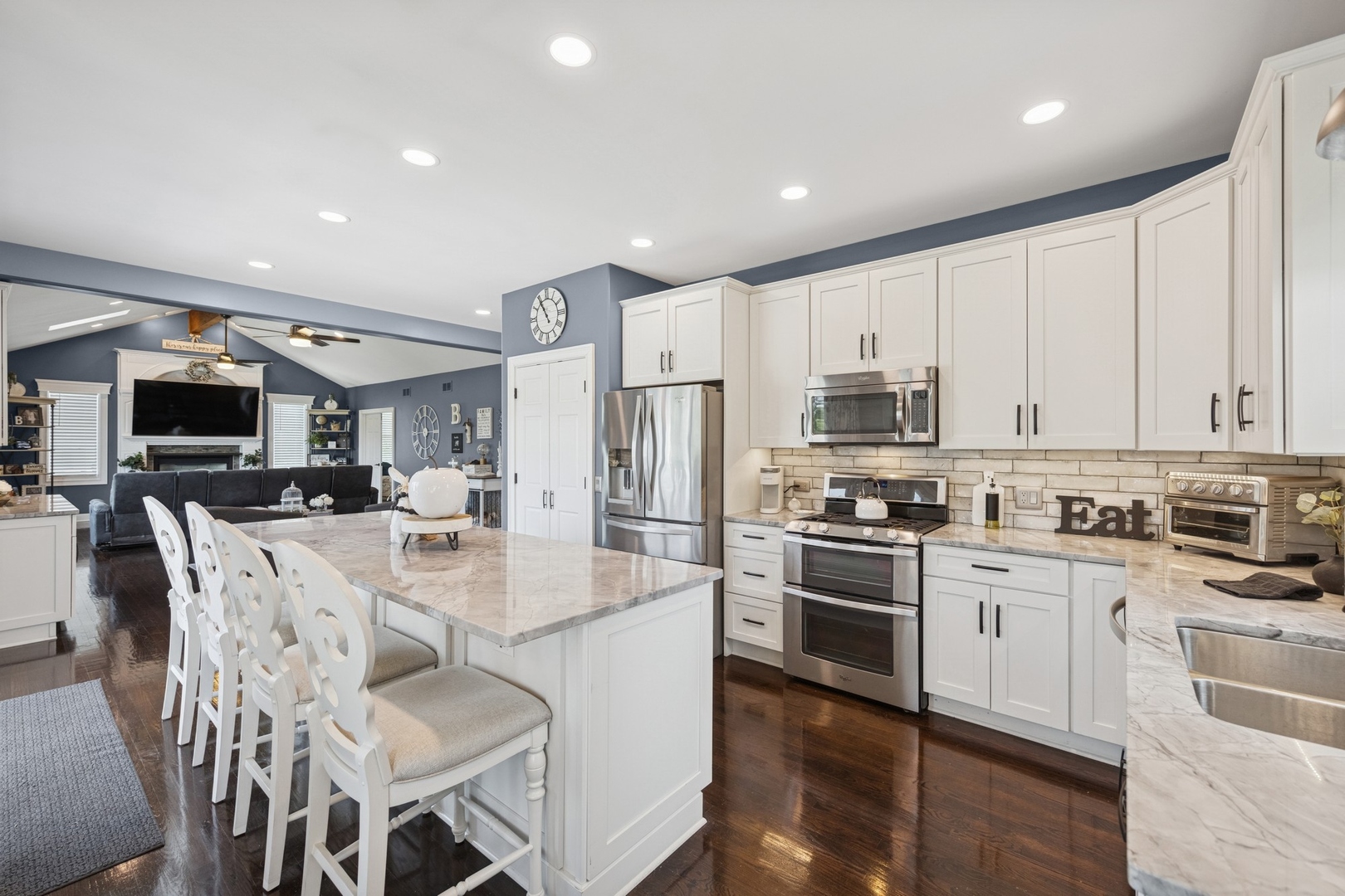 26060 W Lauren Drive, Channahon, IL 60410