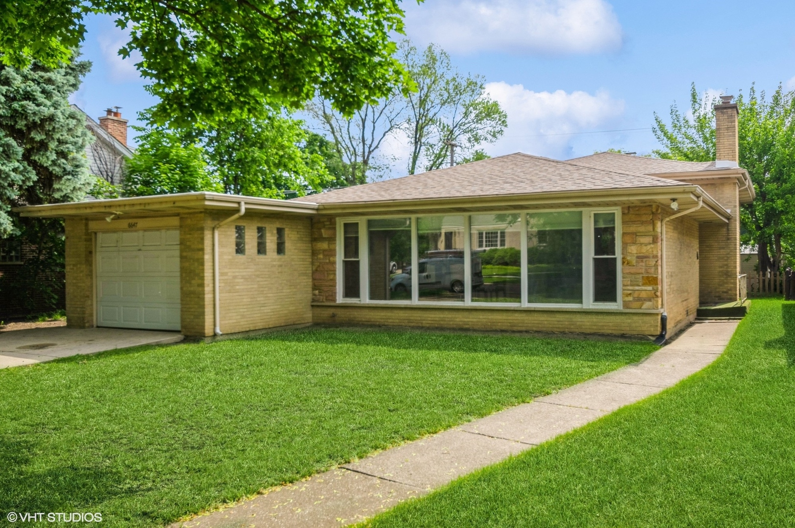 6647 N MONTICELLO Avenue, Lincolnwood, IL 60712