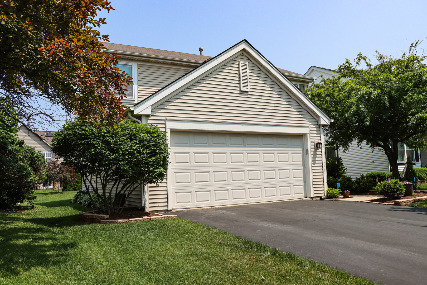 1024 Lakestone Lane, Aurora, IL 60504