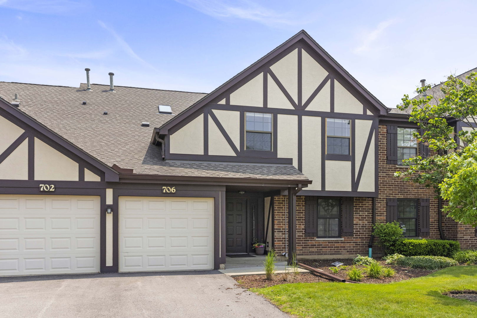 706 Elizabeth Drive #23-C-L, Wood Dale, IL 60191