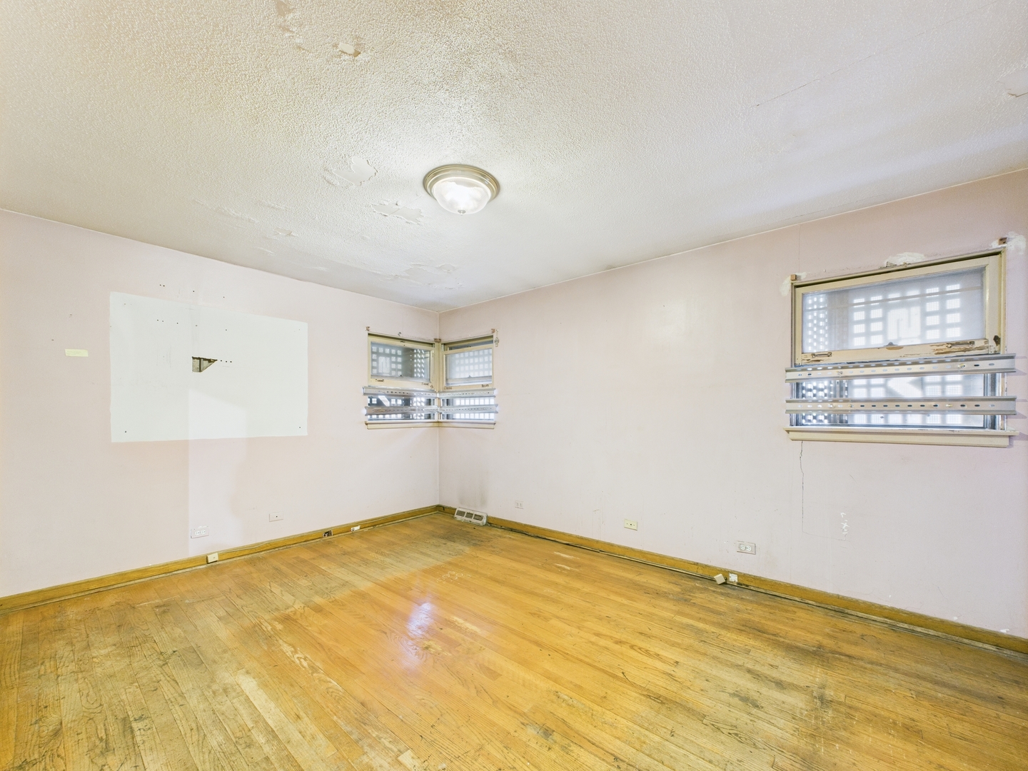 2707 W 84th Street, Chicago, IL 60652