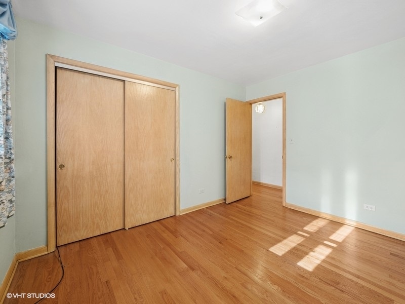 7647 W Devon Avenue, Chicago, IL 60631