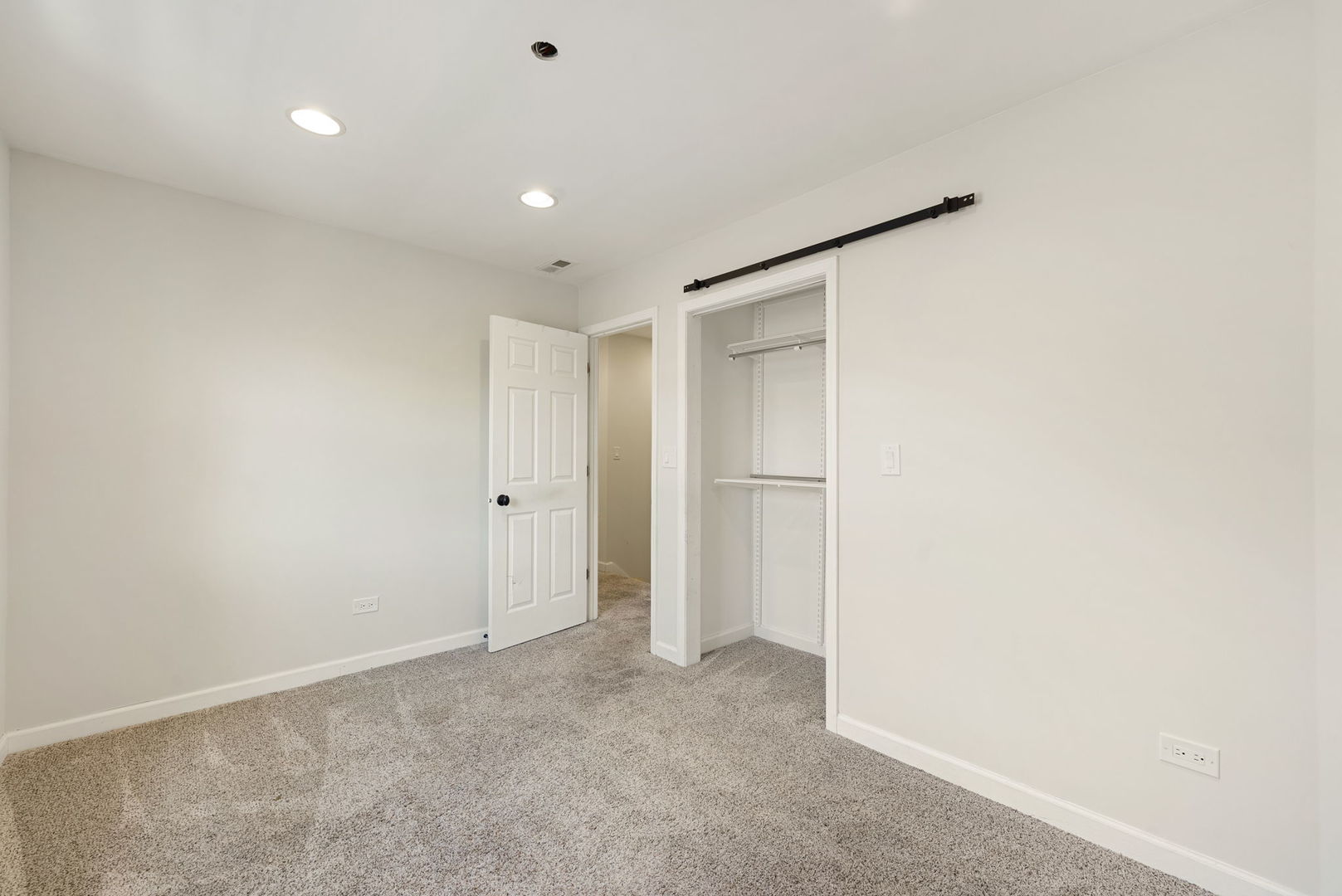 5121 W Newport Avenue, Chicago, IL 60641