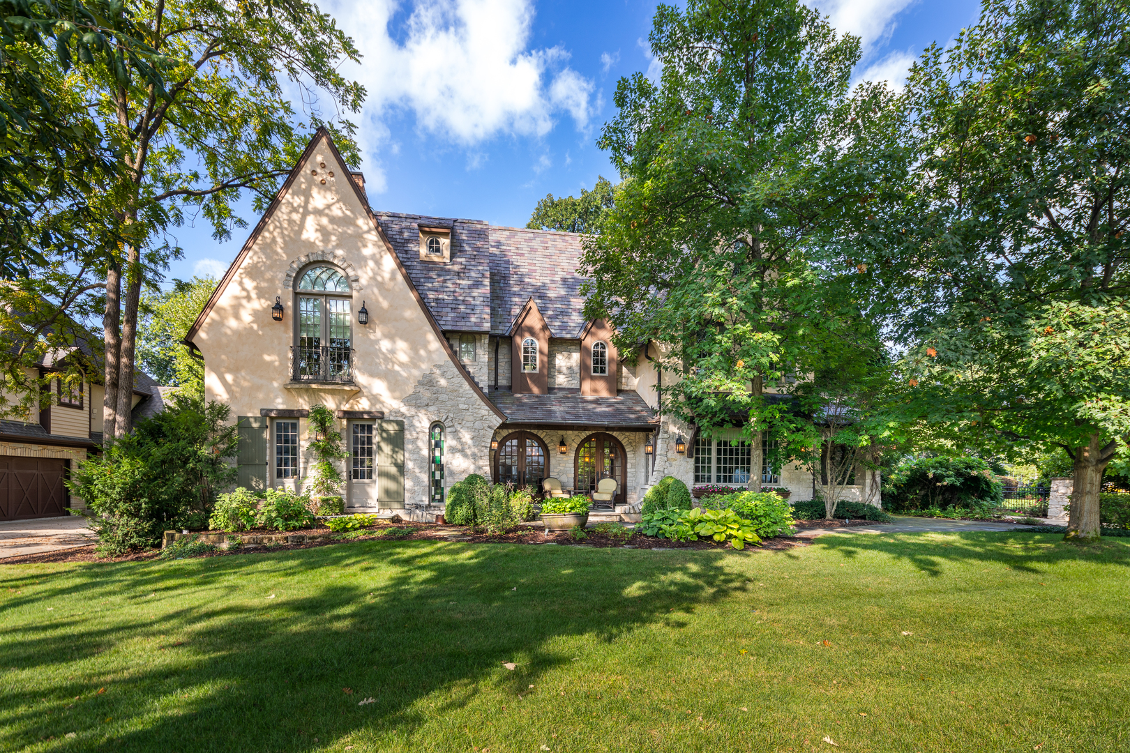 21 Forest Avenue, Naperville, IL 60540
