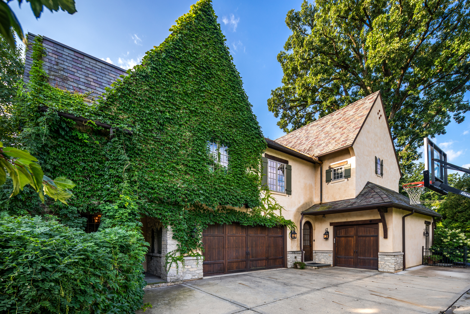 21 Forest Avenue, Naperville, IL 60540