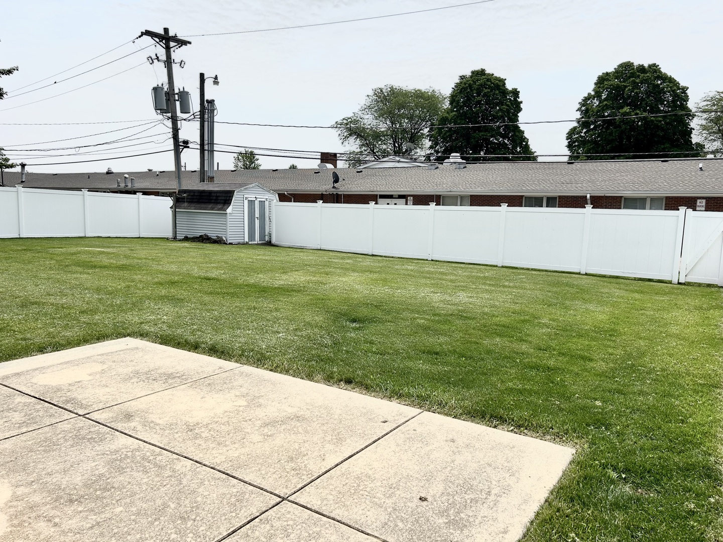 1220 Sunset Drive, Peru, IL 61354