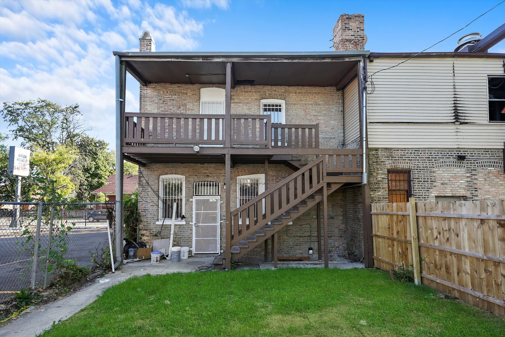 5242 W Division Street, Chicago, IL 60651