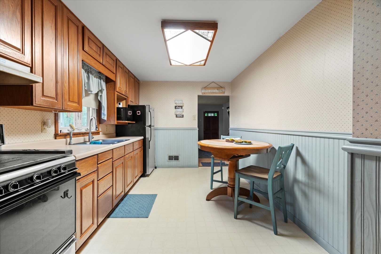 1308 Waverly Place, Joliet, IL 60435
