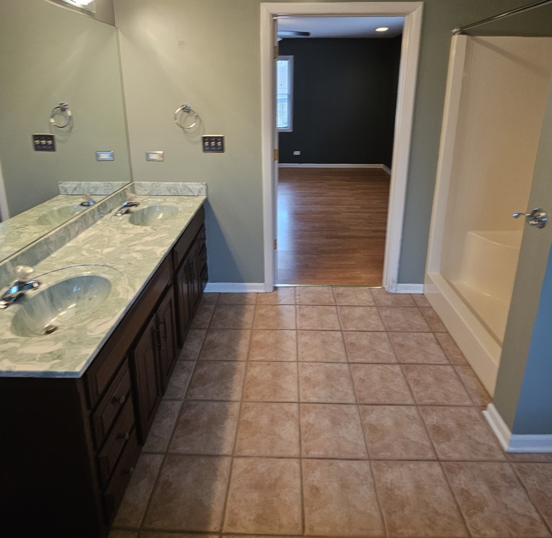 606 S York Street, Elmhurst, IL 60126