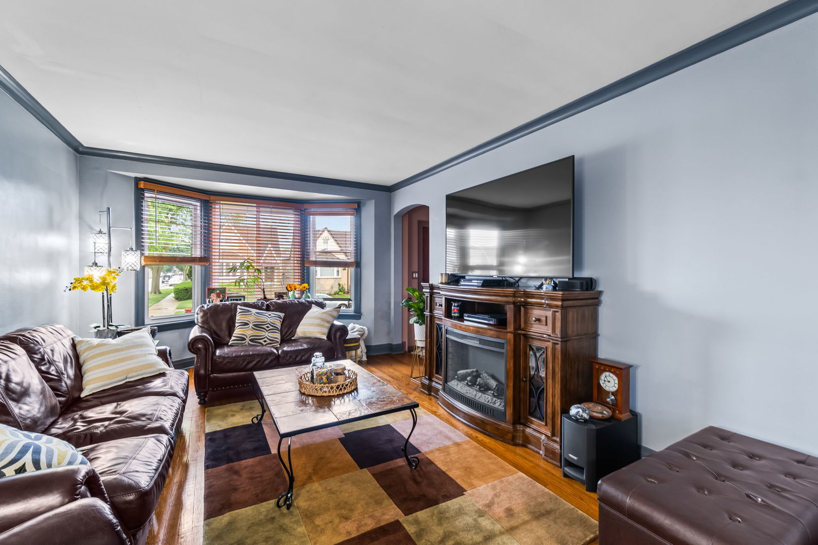 6057 W Melrose Street, Chicago, IL 60634