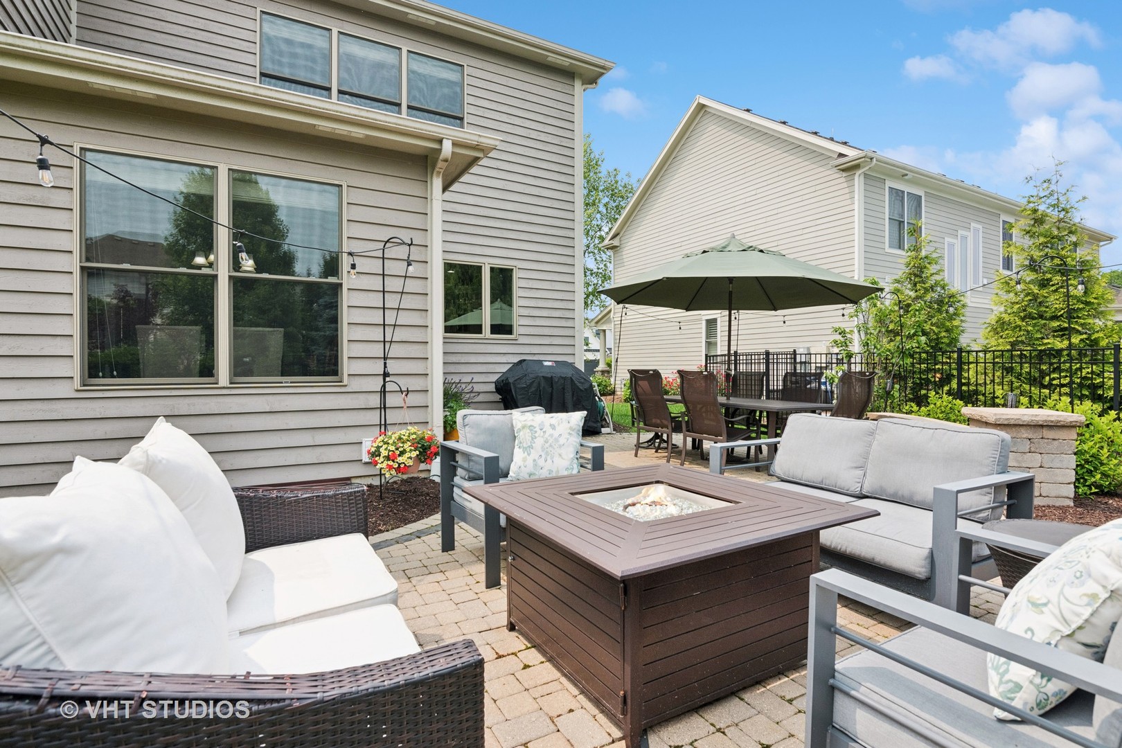 76 Landon Circle, Wheaton, IL 60189