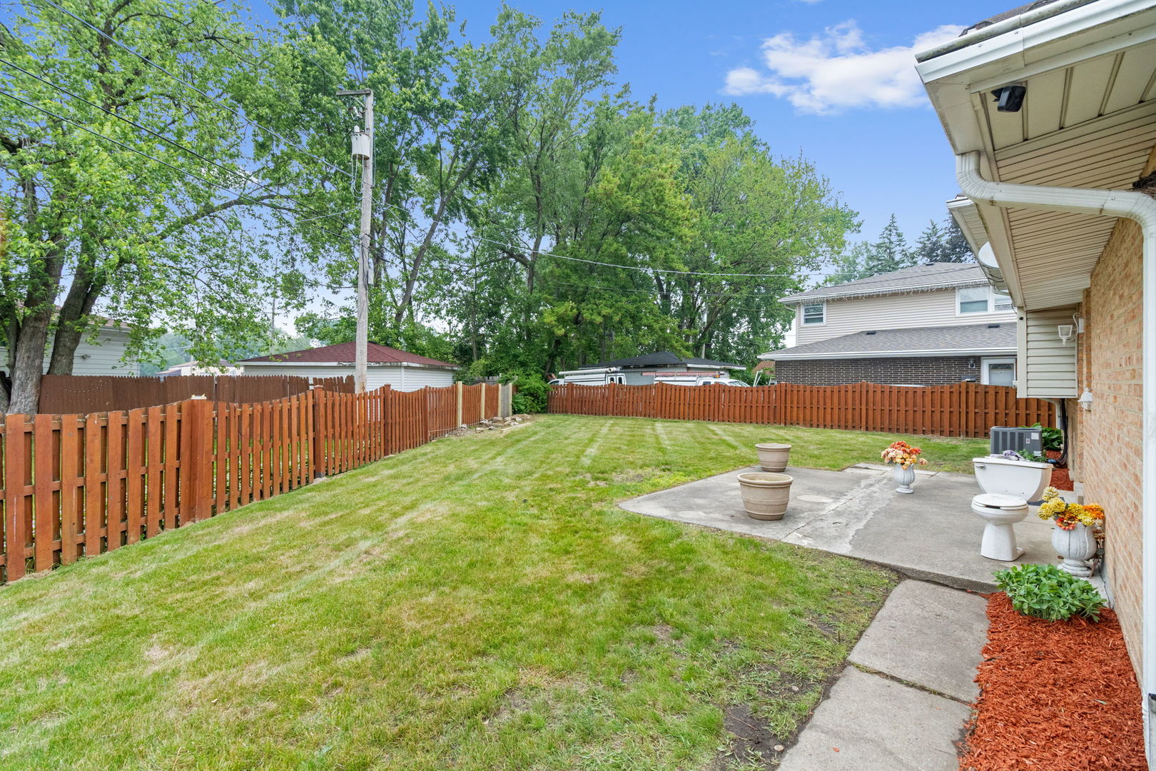 15240 Woodlawn Avenue, Dolton, IL 60419