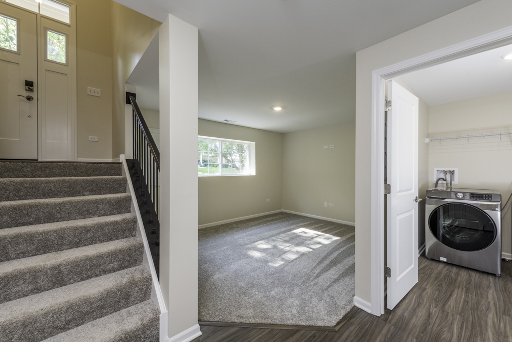 804 Neubauer Circle, Lindenhurst, IL 60046