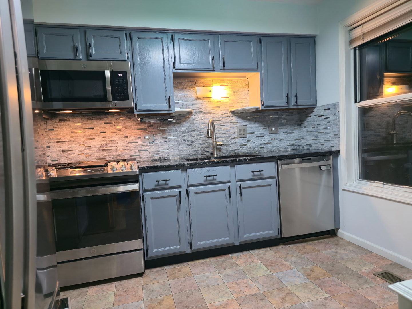 1246 Robin Drive, Carol Stream, IL 60188