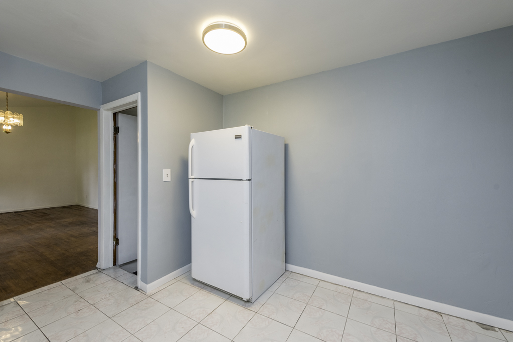 2631 W Greenwood Avenue, Waukegan, IL 60087