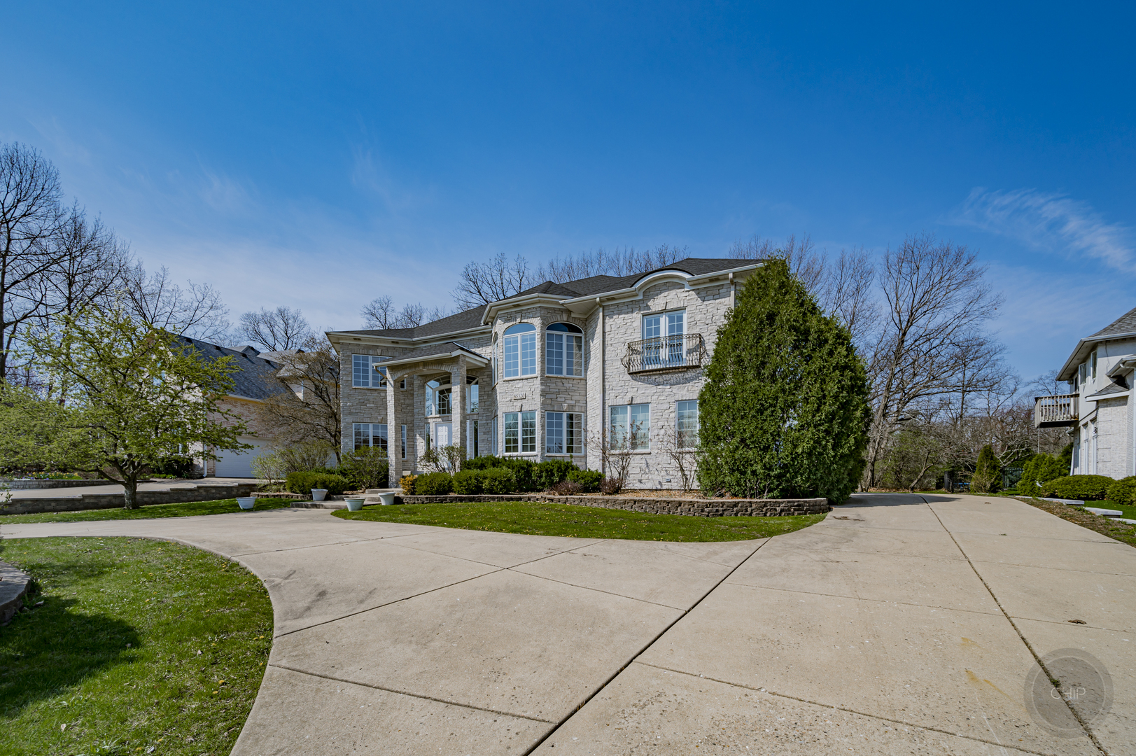 8S320 Hampton Circle, Naperville, IL 60540