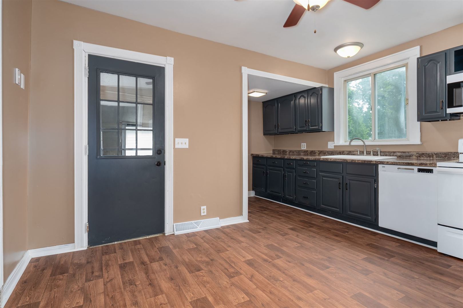 503 Commercial Street, Chenoa, IL 61726