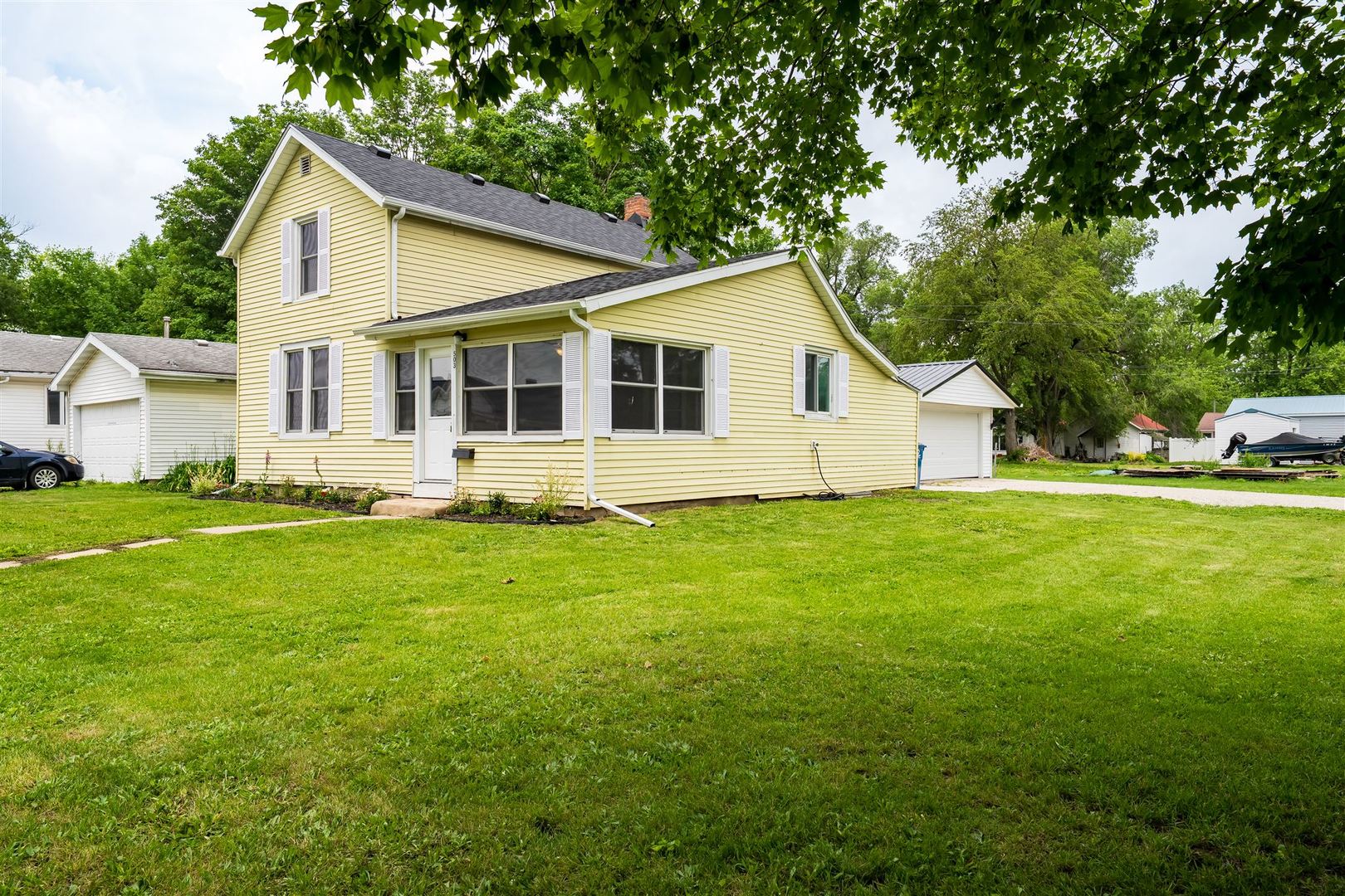 503 Commercial Street, Chenoa, IL 61726