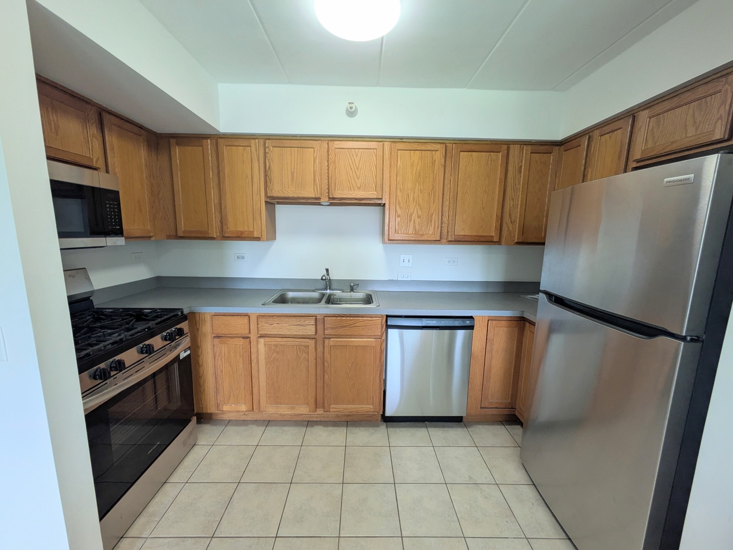1041 Ashley Court #2D, Lockport, IL 60441
