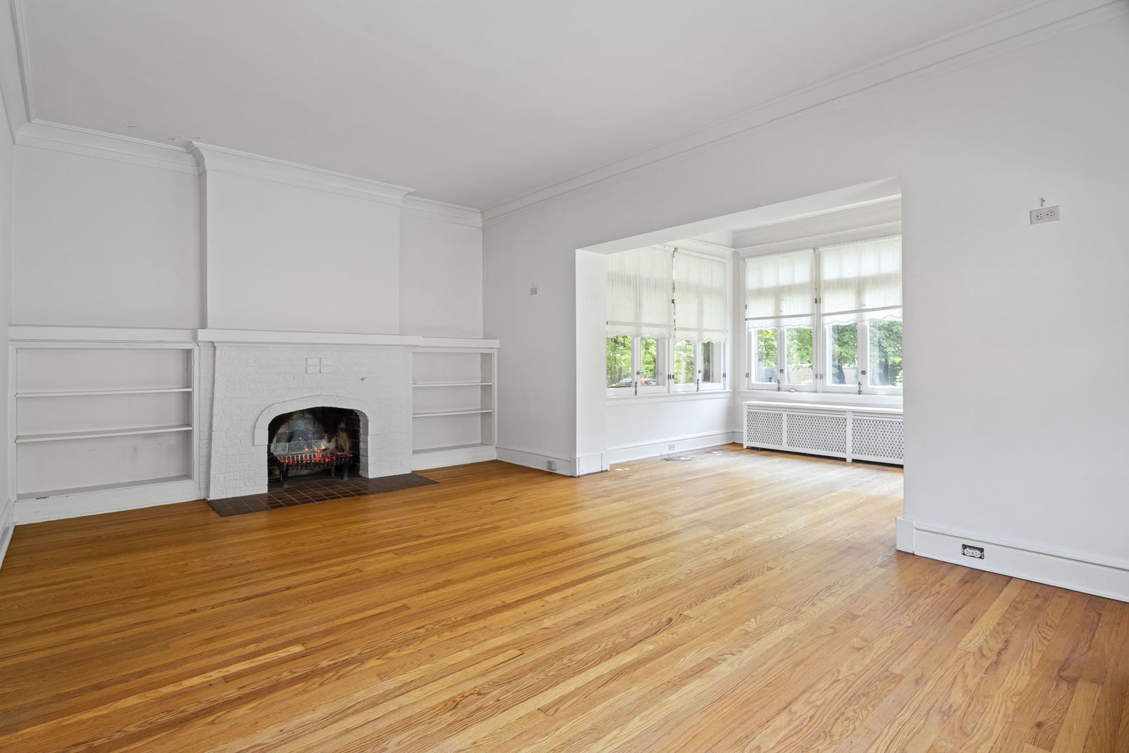 2616 W Sunnyside Avenue, Chicago, IL 60625