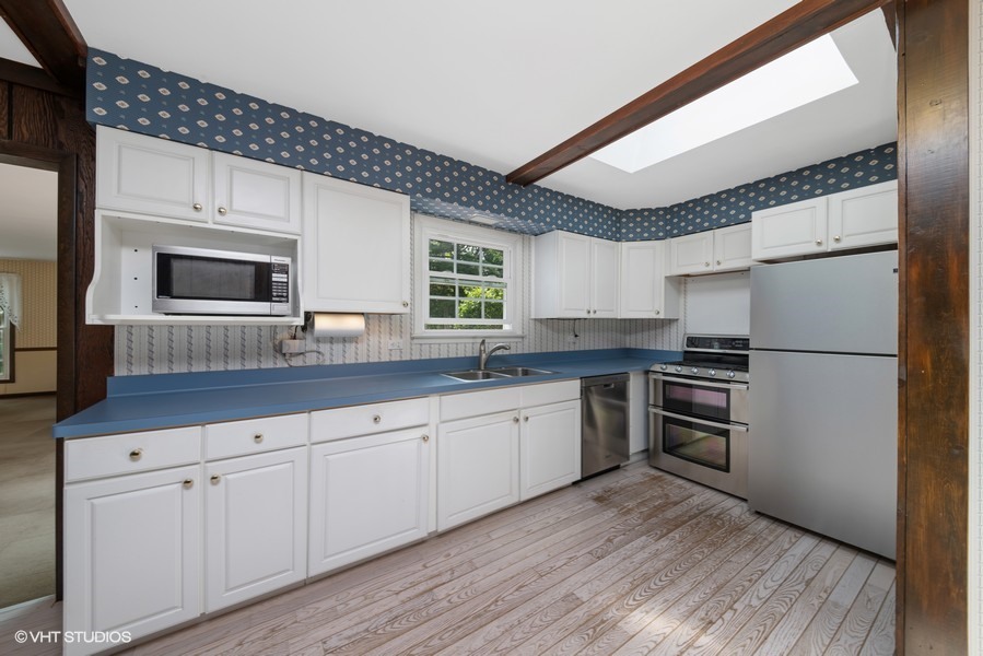 2301 N Williamsburg Street, Arlington Heights, IL 60004