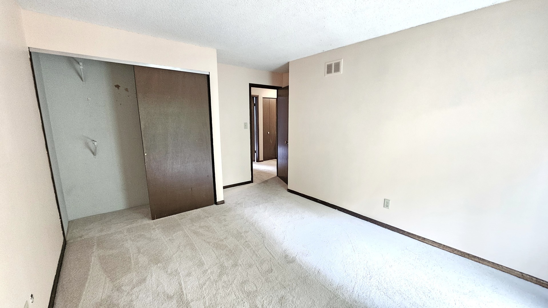 1461 W Midland Court, Joliet, IL 60436