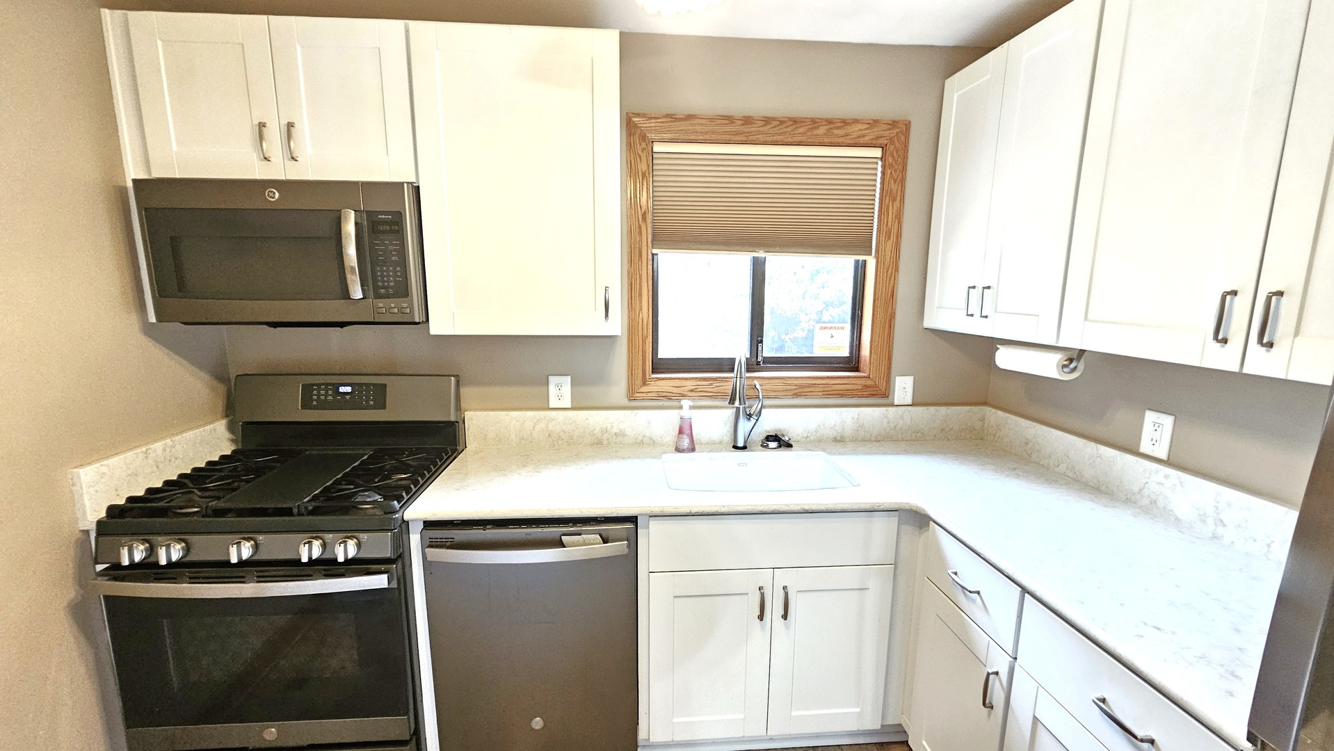 1461 W Midland Court, Joliet, IL 60436