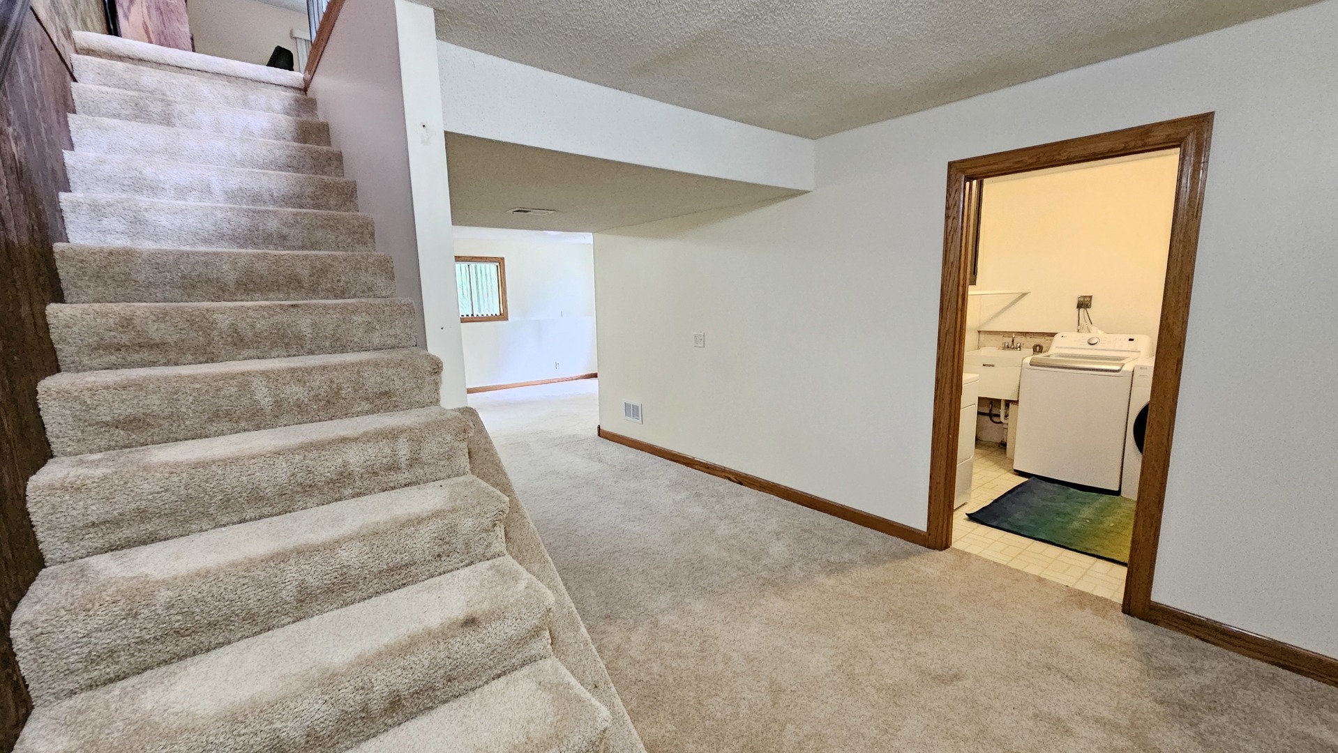 1461 W Midland Court, Joliet, IL 60436