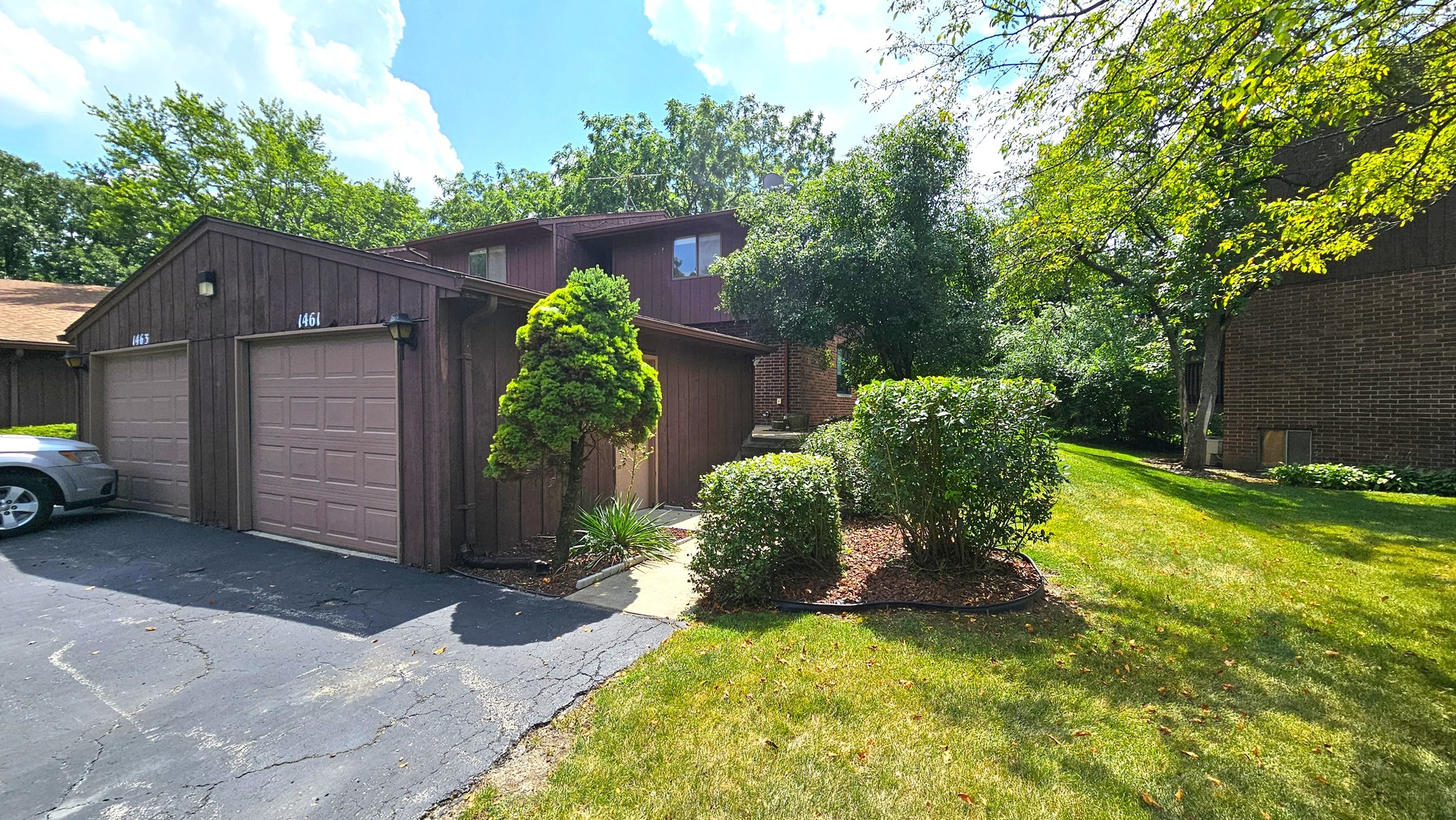 1461 W Midland Court, Joliet, IL 60436