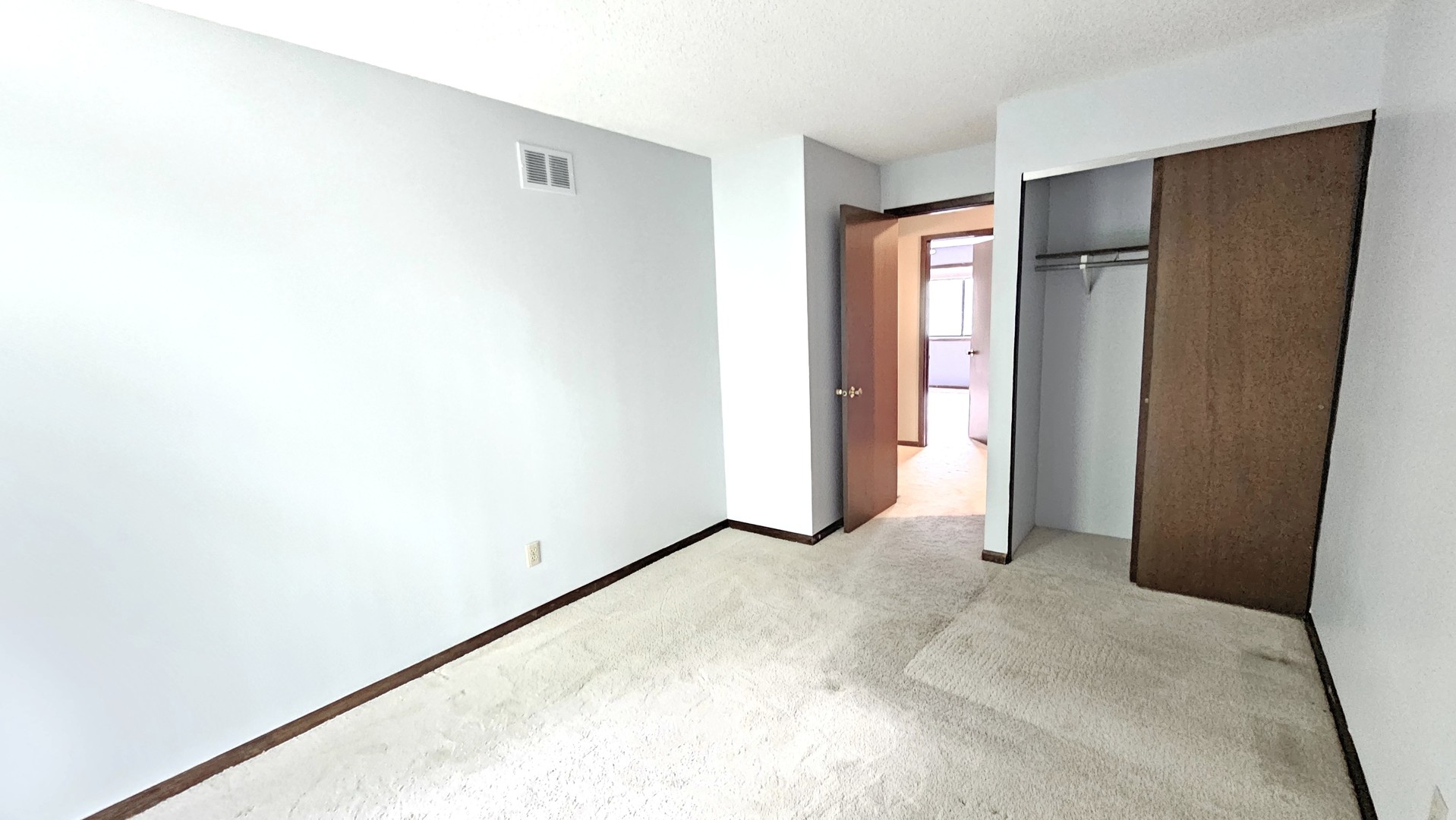 1461 W Midland Court, Joliet, IL 60436