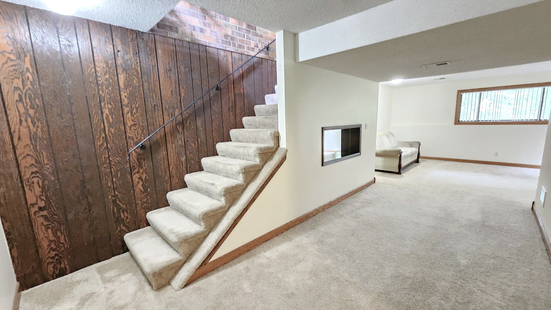 1461 W Midland Court, Joliet, IL 60436