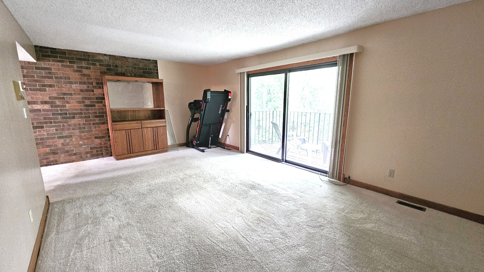 1461 W Midland Court, Joliet, IL 60436