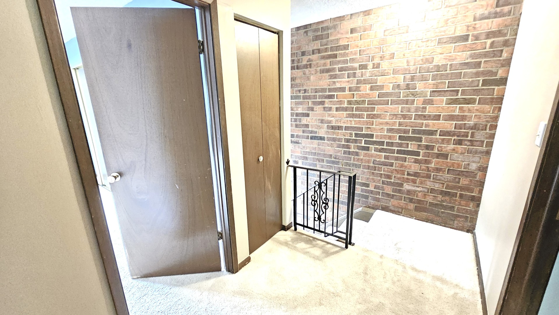 1461 W Midland Court, Joliet, IL 60436
