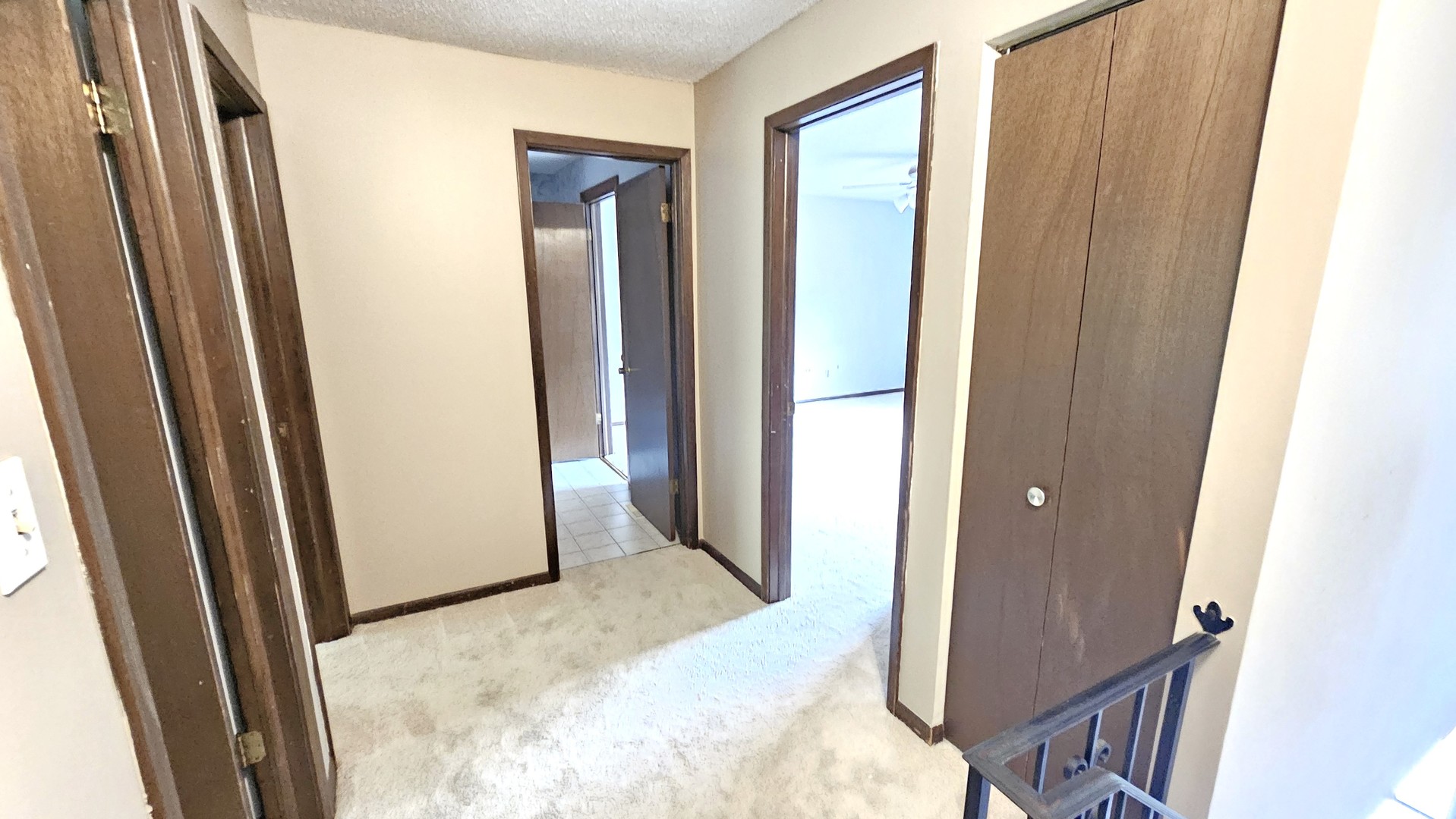 1461 W Midland Court, Joliet, IL 60436