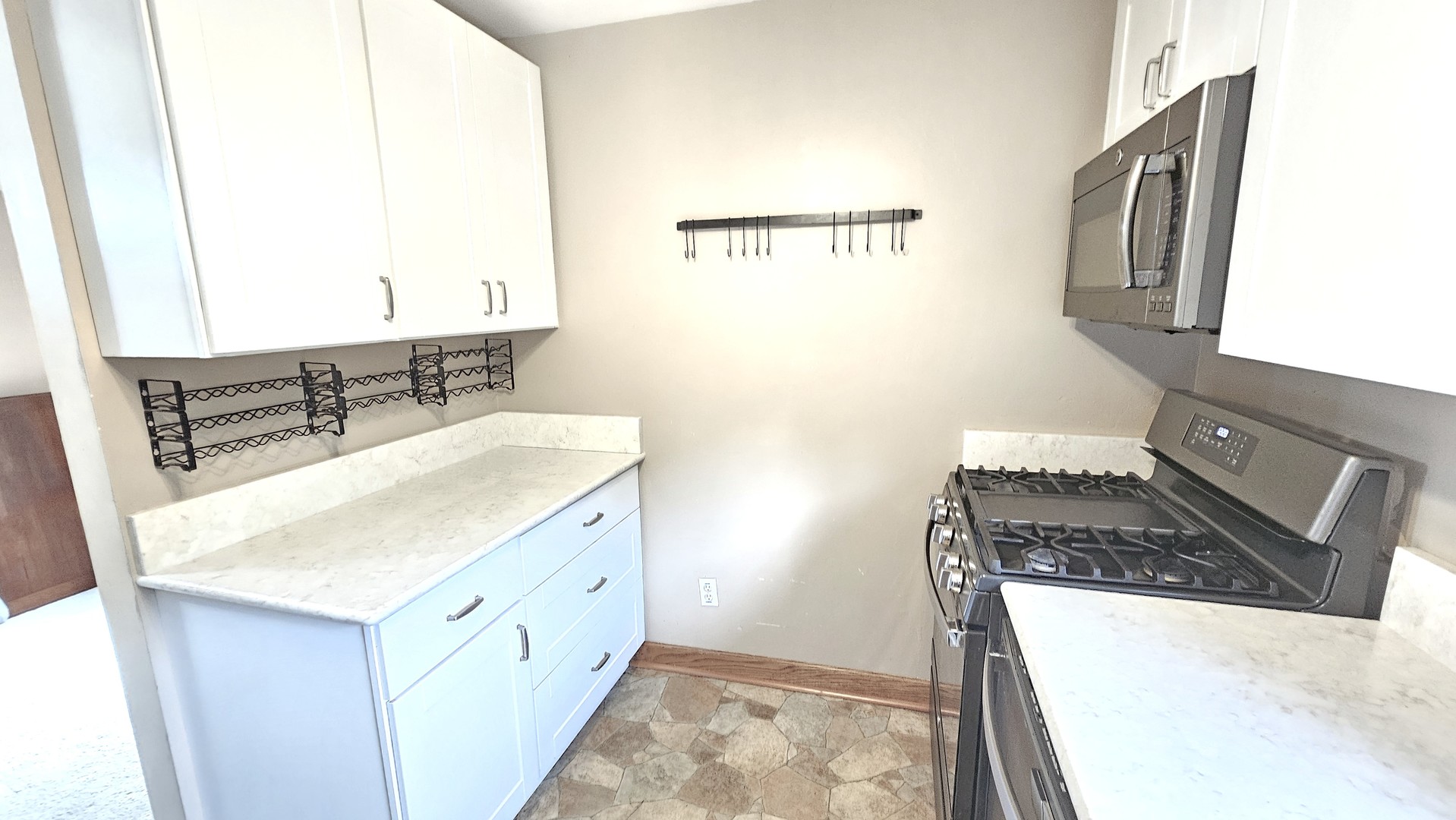 1461 W Midland Court, Joliet, IL 60436
