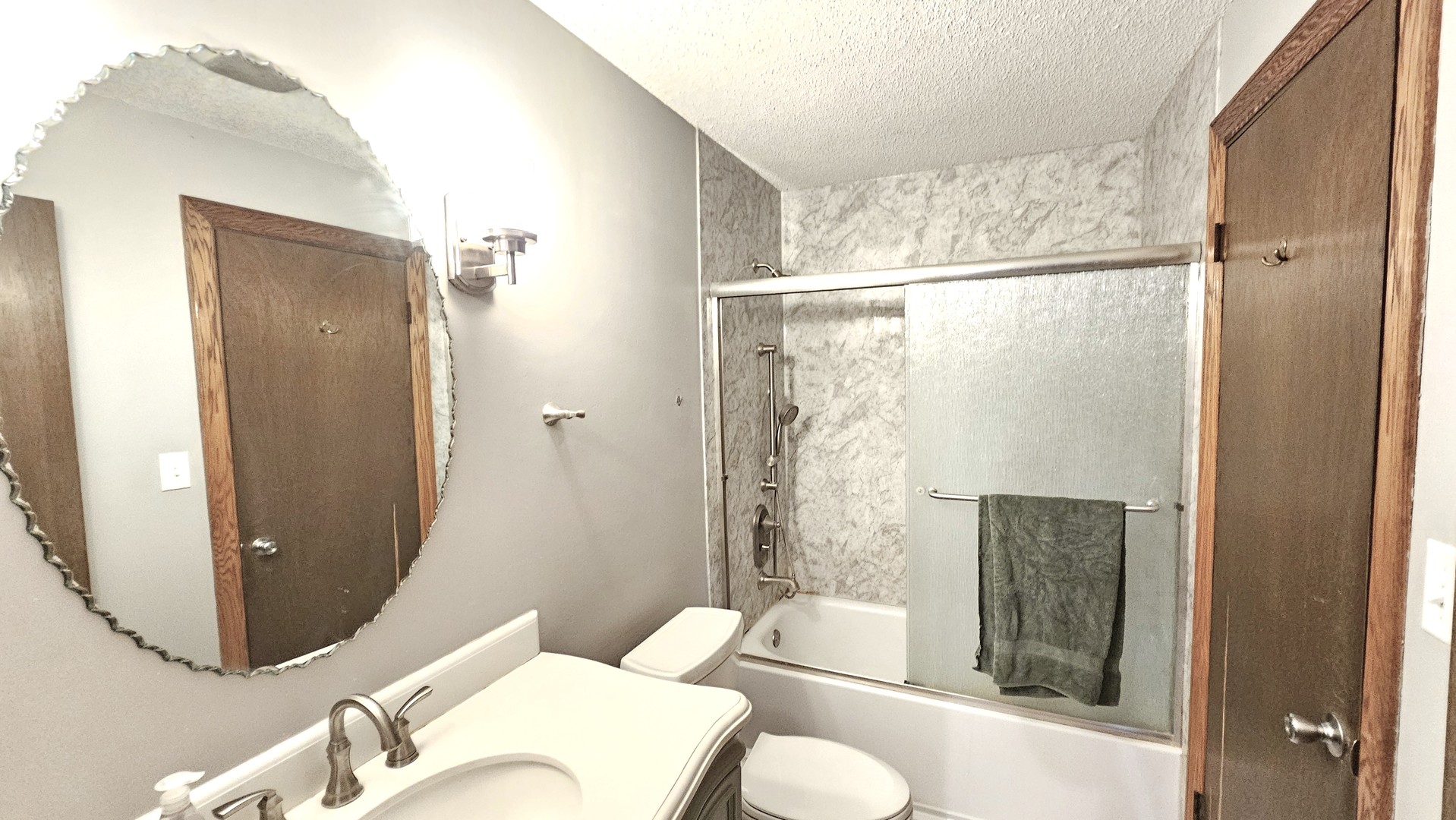 1461 W Midland Court, Joliet, IL 60436