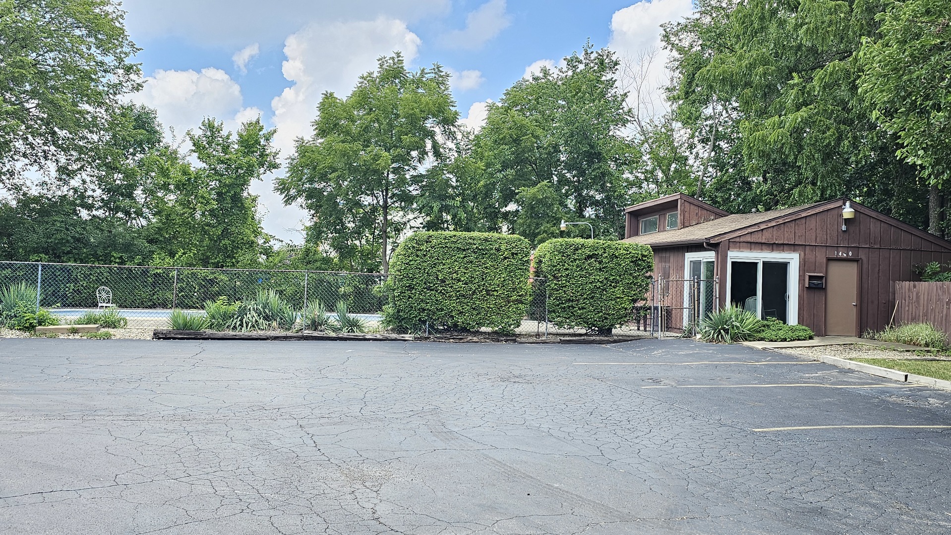 1461 W Midland Court, Joliet, IL 60436