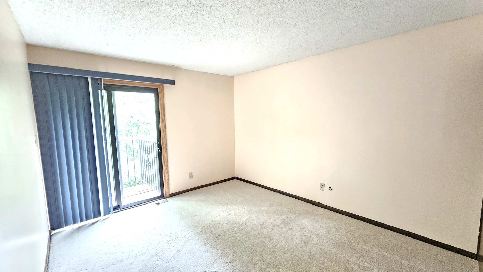 1461 W Midland Court, Joliet, IL 60436