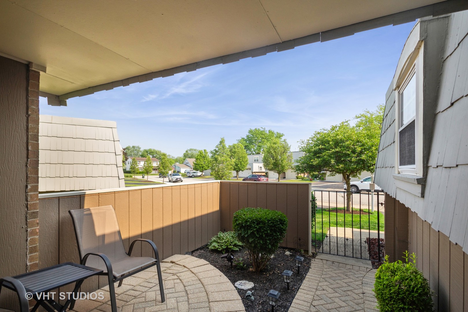 642 Burgundy Court #A, Elk Grove Village, IL 60007
