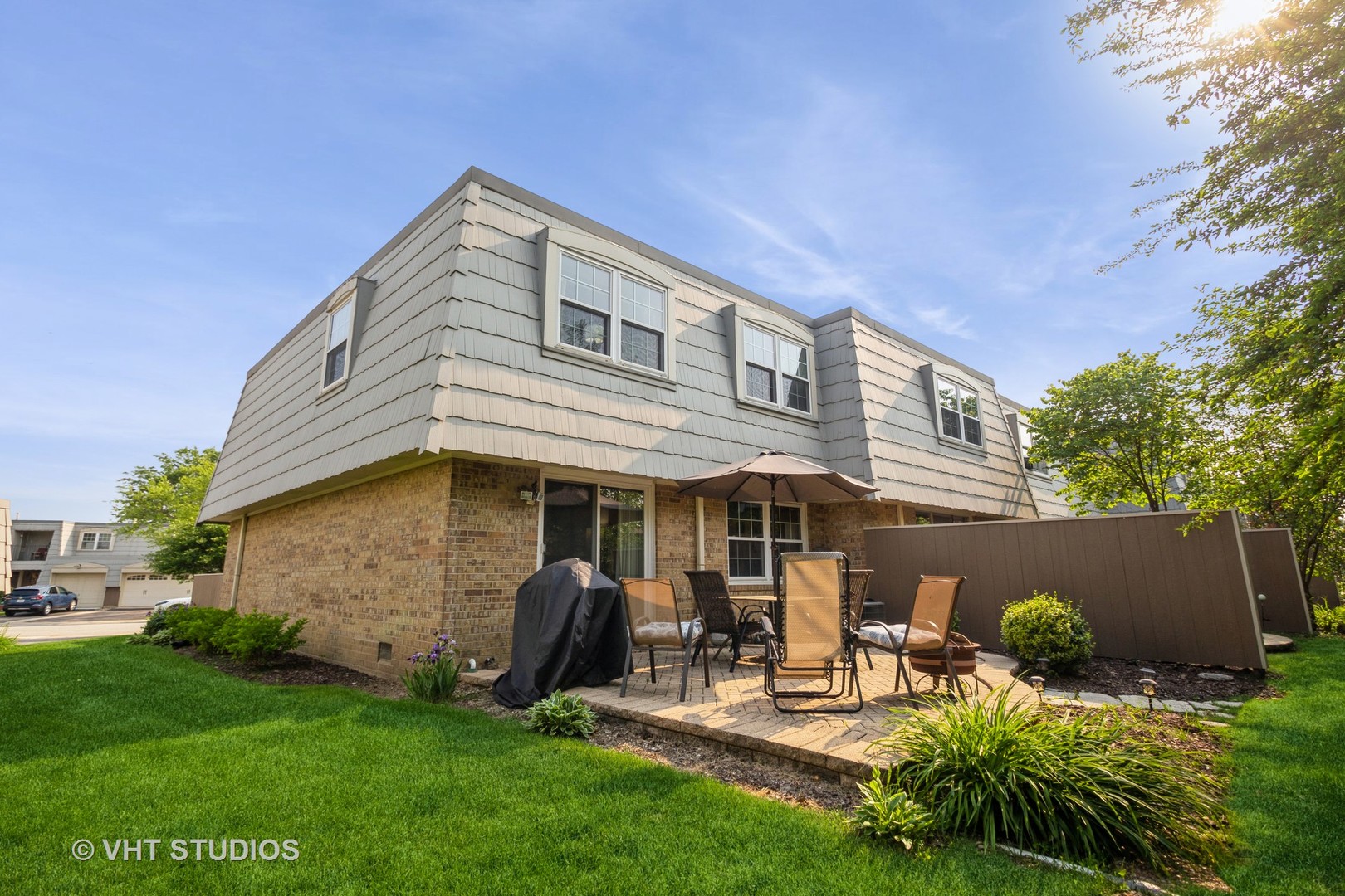 642 Burgundy Court #A, Elk Grove Village, IL 60007