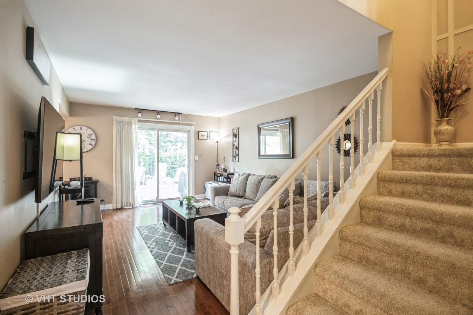 642 Burgundy Court #A, Elk Grove Village, IL 60007