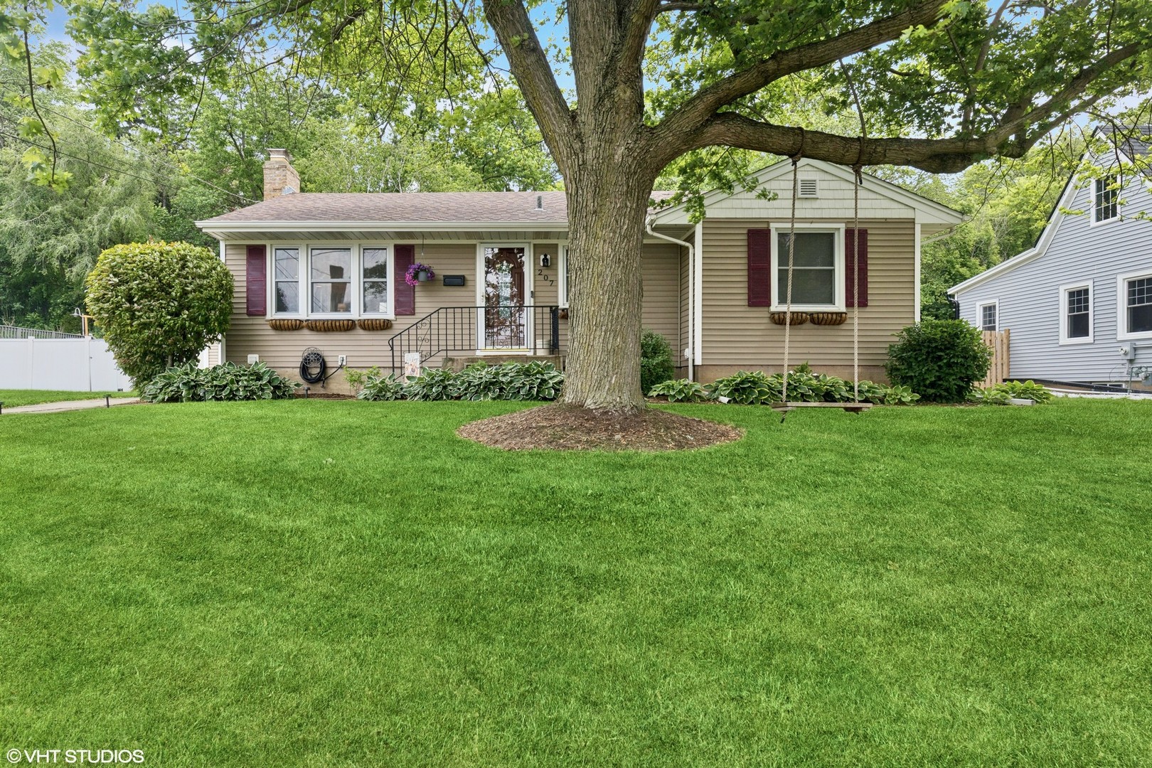 207 S Van Buren Street, East Dundee, IL 60118