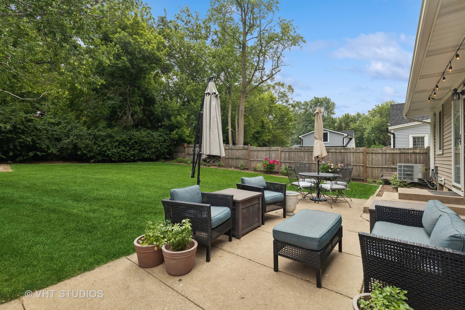 207 S Van Buren Street, East Dundee, IL 60118