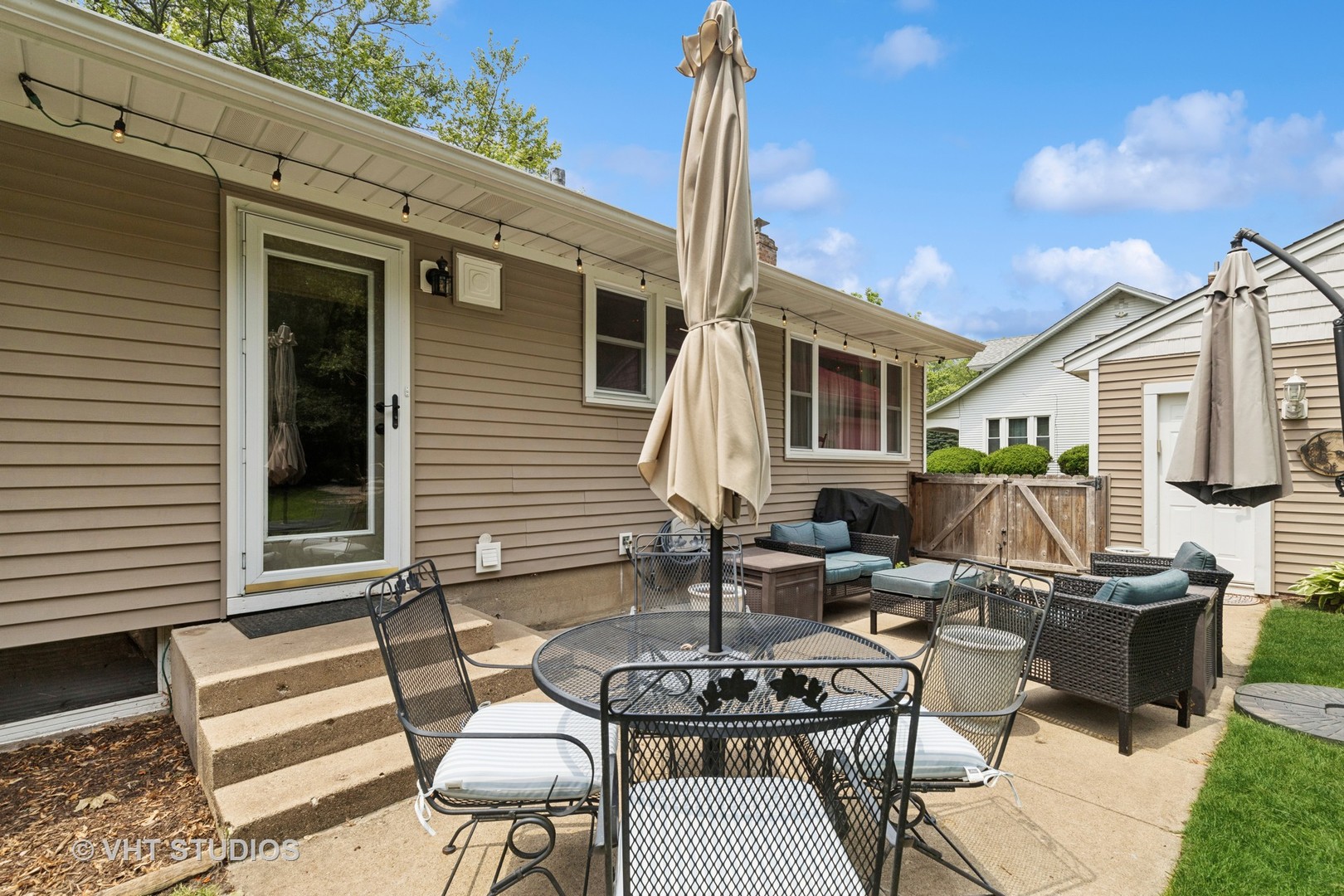 207 S Van Buren Street, East Dundee, IL 60118